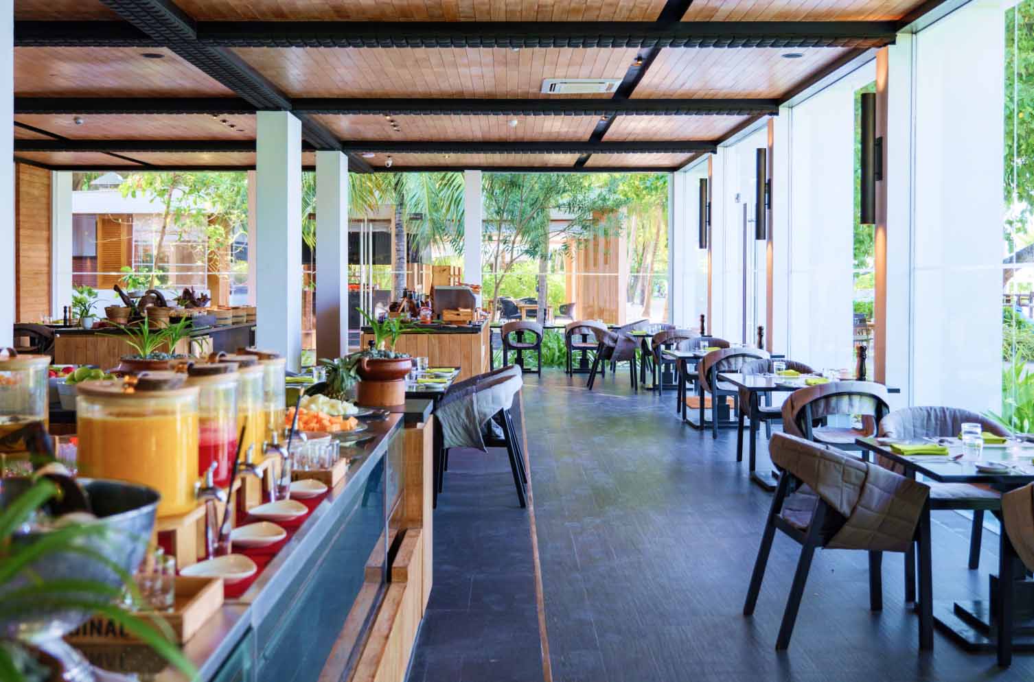 Amilla Maldives' wheelchair accessible beach resort restaurants.