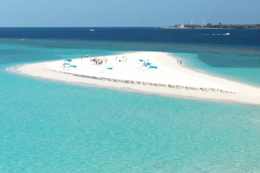 Private Sandbank Picnic